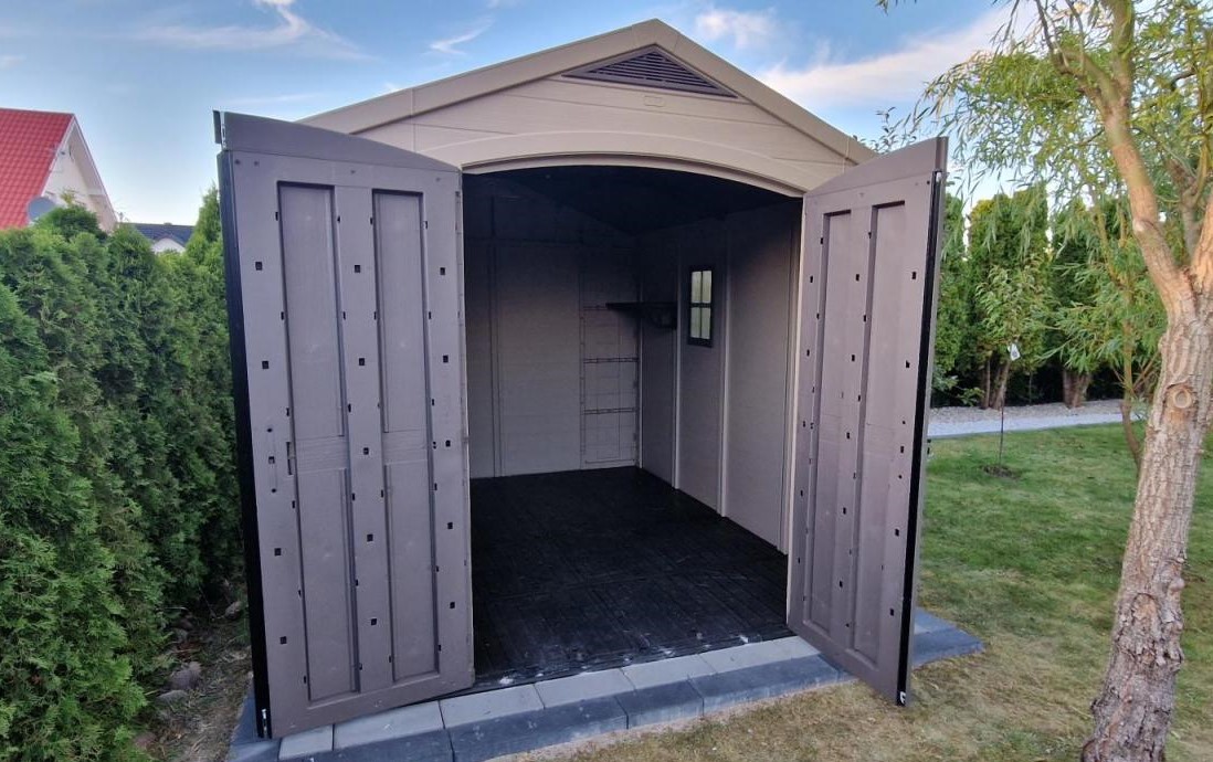 Pe lângă suprafața mare utilizabilă, modelul Factor 8x11 are uși duble cu o lățime de 138,5 cm